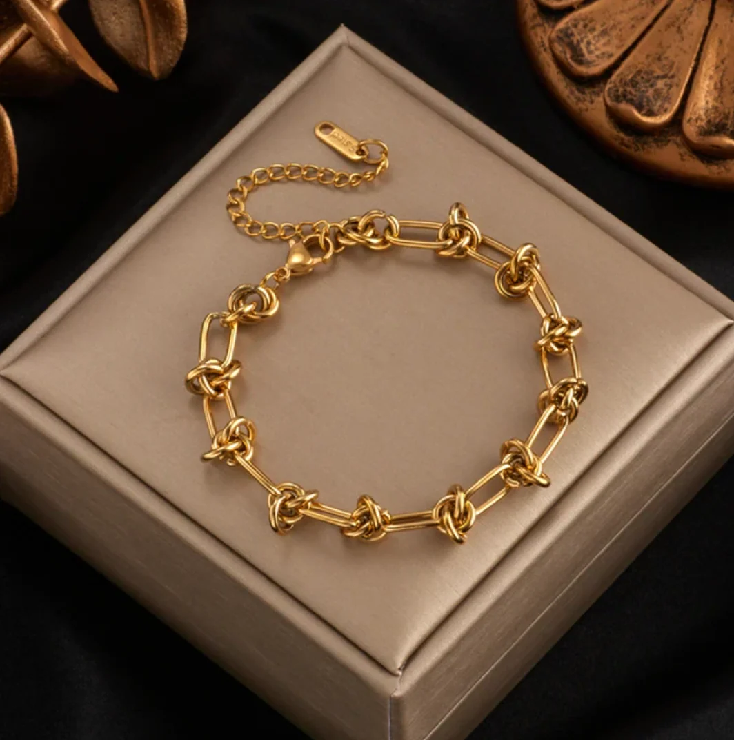 18K Gold Bracelet with Modernist Chain