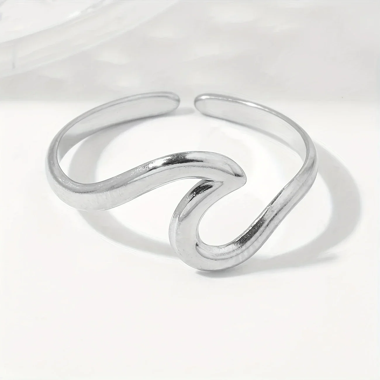 Adjustable Wave Design Gold Ring - Image 2