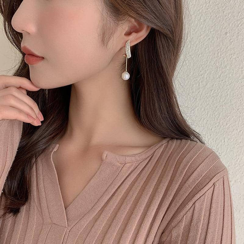 Alessandra Pearl Earrings - Image 2