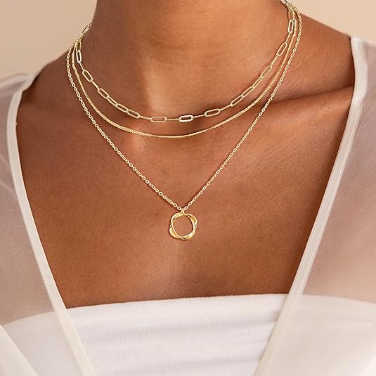 Carmen - Vintage Necklace with Chain and Gold Plated Pendant - Image 2