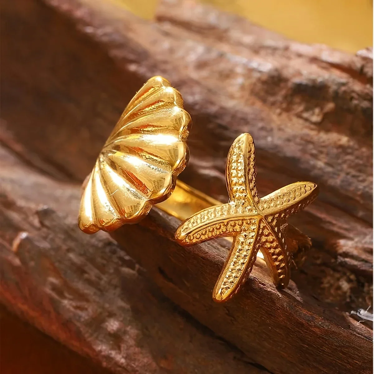 Elegant Gold Ring with Starfish and Shell - Image 3