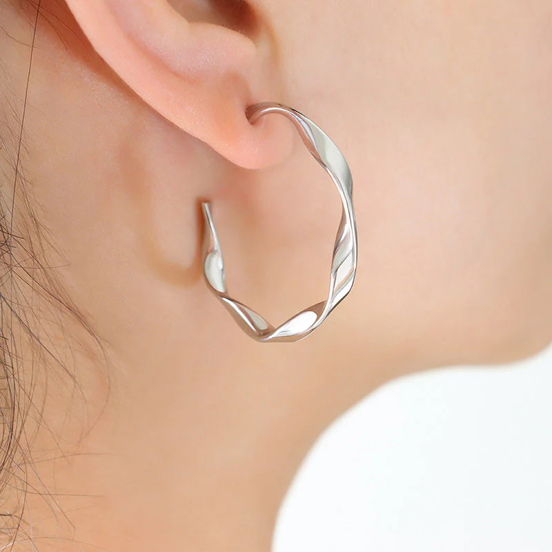 Iris Gold Earrings - Image 5
