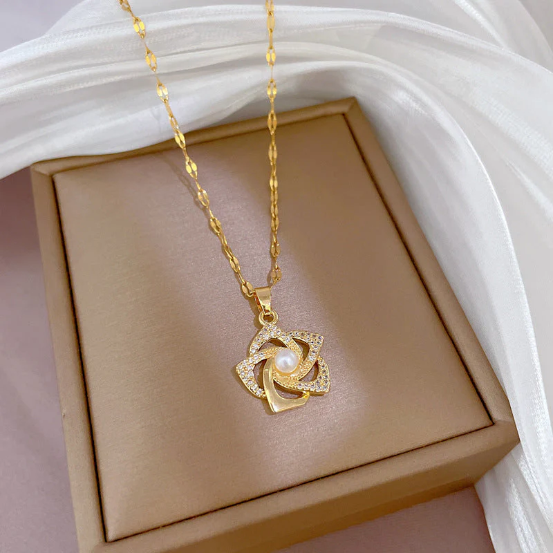 Orient Pearl Flower Necklace - Image 2