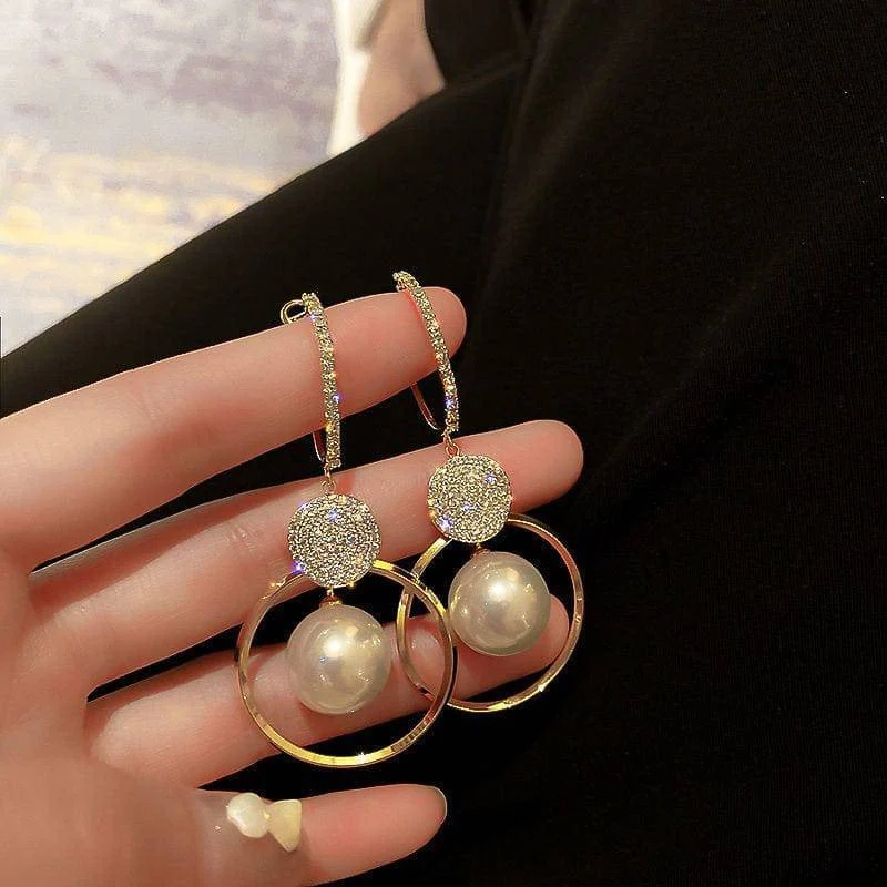 Paola Pearl Earrings - Image 2