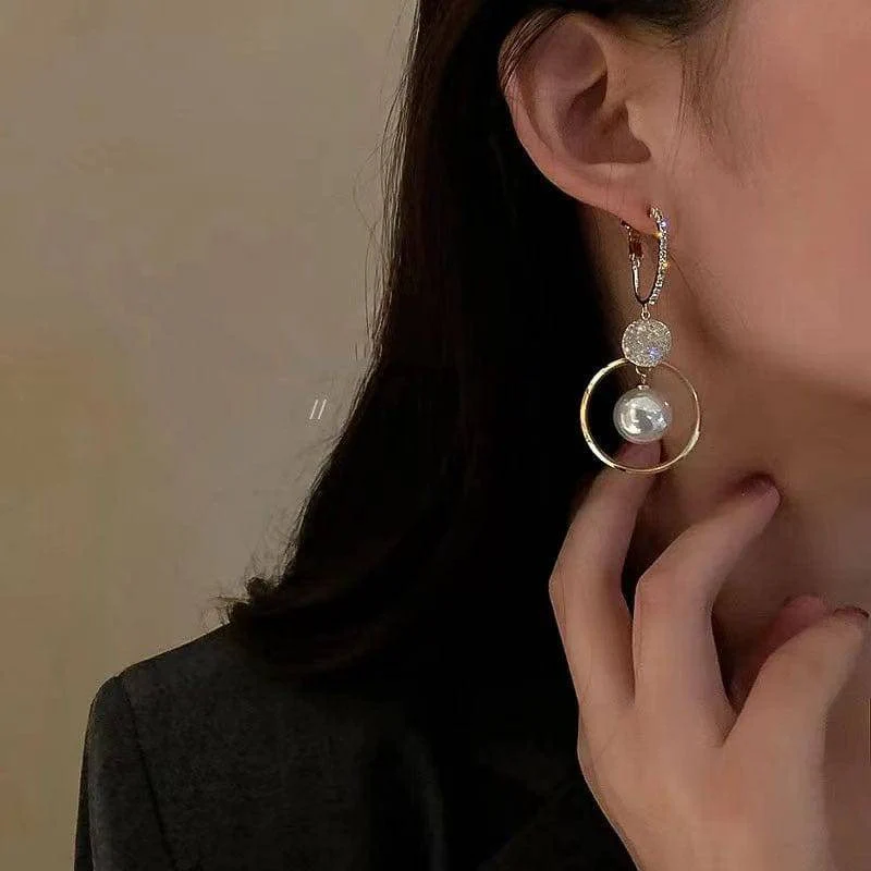 Paola Pearl Earrings - Image 3