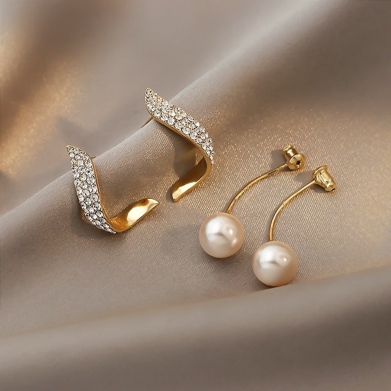 Pearl Gold Earrings - Image 3