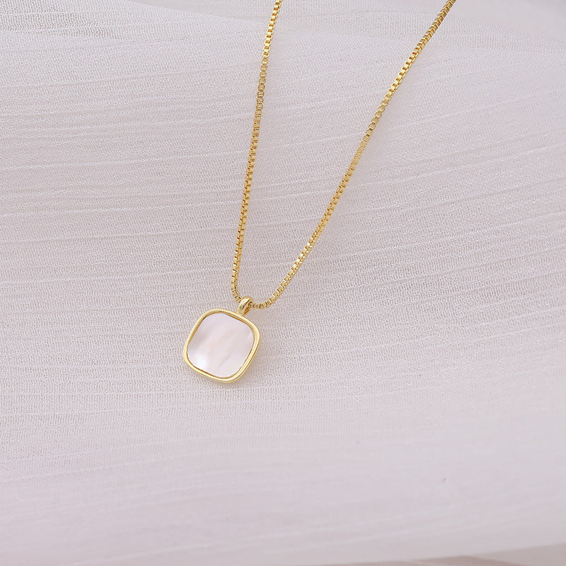 Sophie Gold Chain Pearl Necklace - Image 5