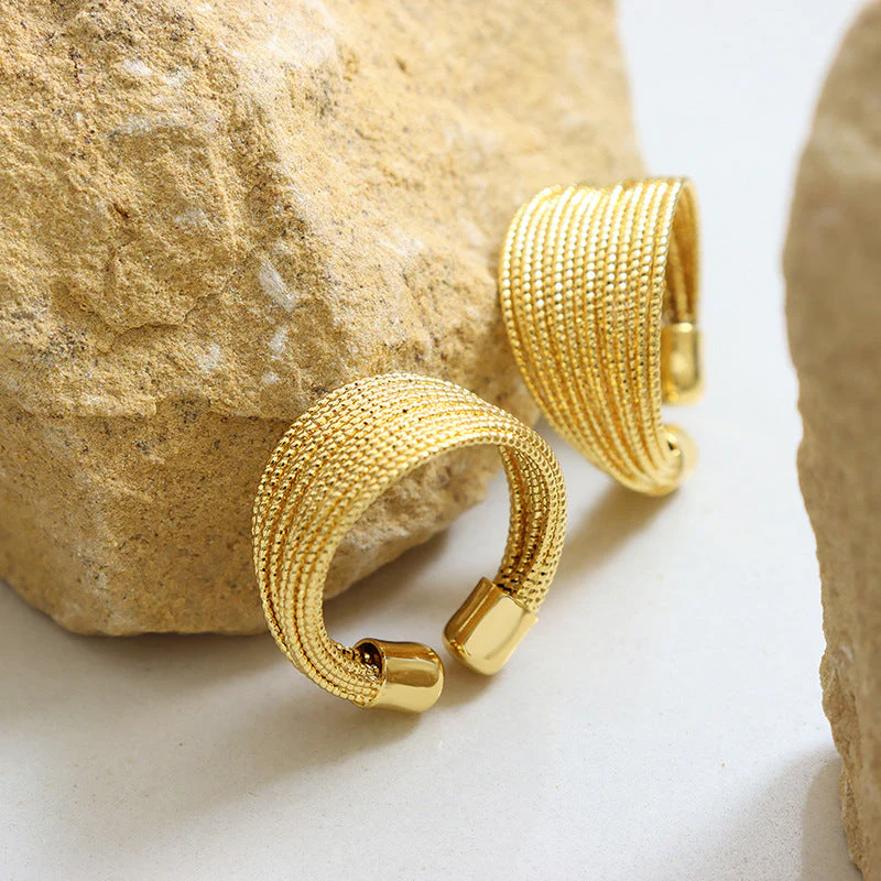 Vera Open Gold Ring - Image 4