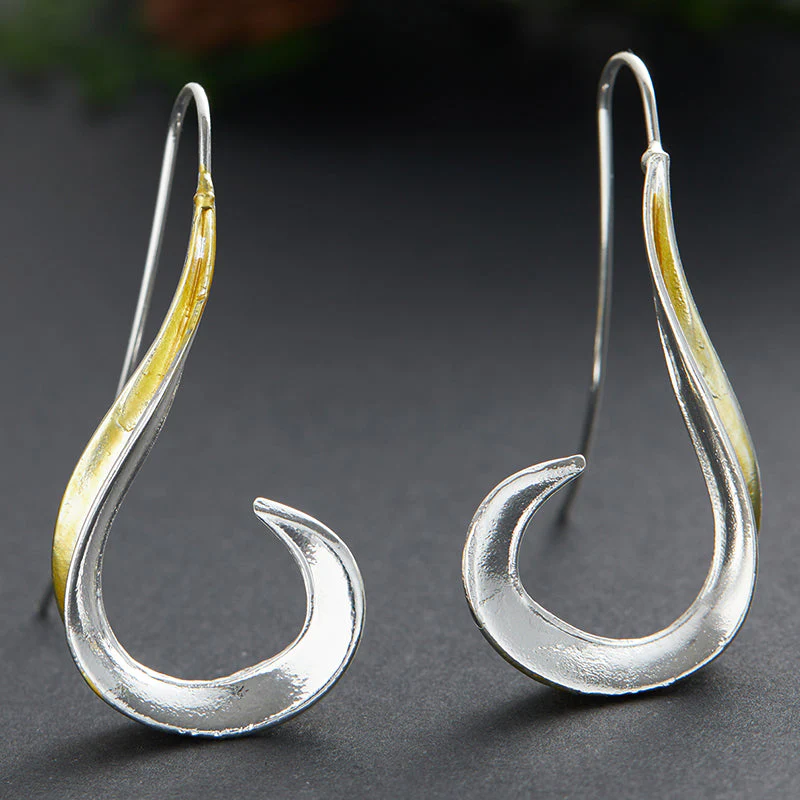 Vintage Gold Hanging Earrings - Image 3