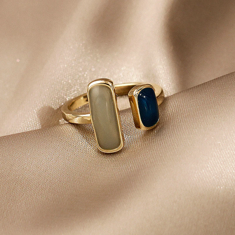 Vintage Gold Ring with Blue Opal