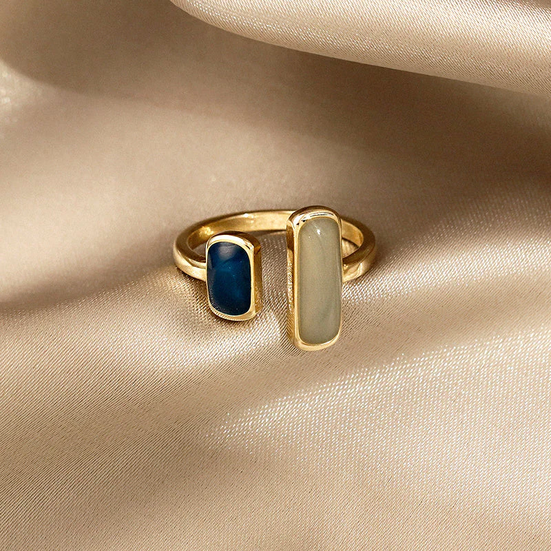 Vintage Gold Ring with Blue Opal - Image 5