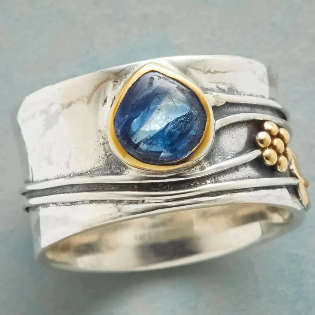 Vintage Silver Blue Sapphire Ring - Image 4