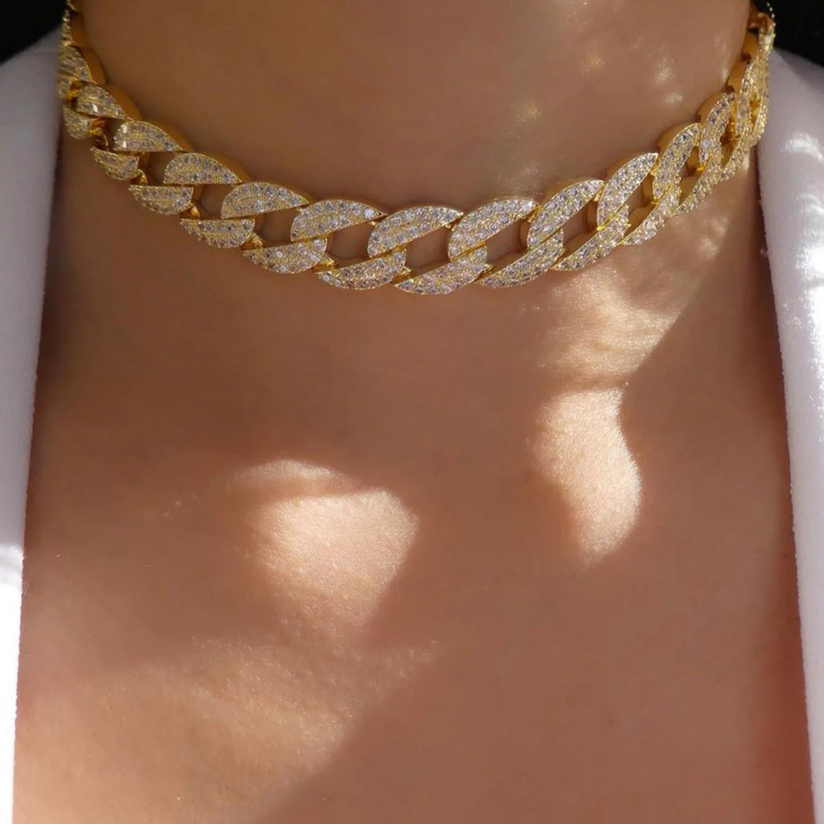 Wandering Glow Necklace - Image 2